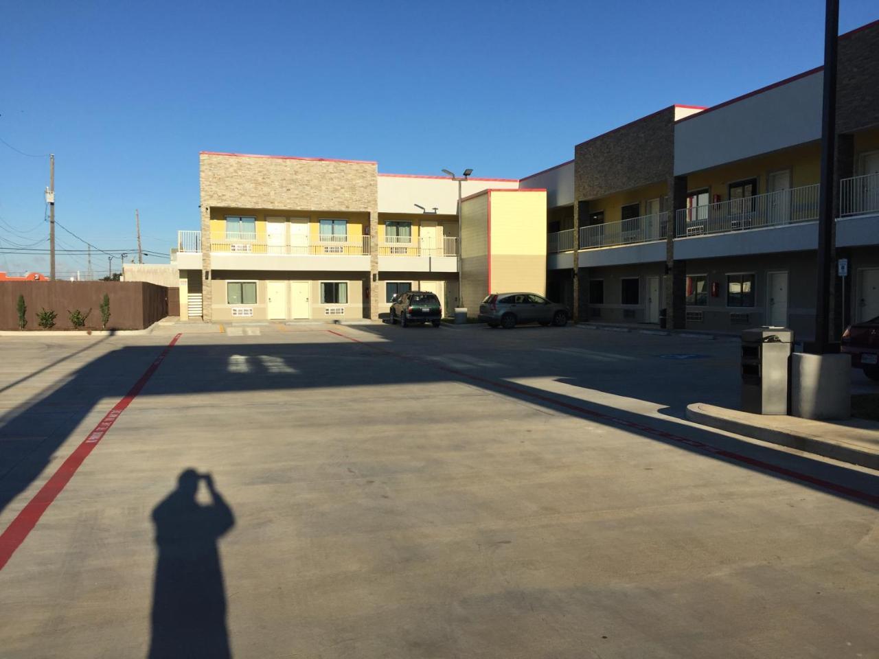Days Inn By Wyndham Freeport Exterior foto